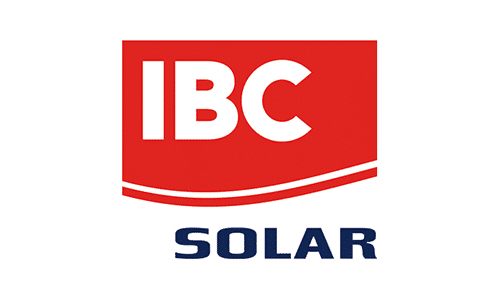 IBC-Solar Logo in rot, weiß und schwarz auf weißem Hintergrund