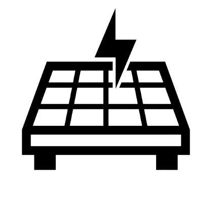 Ein Schwarz-Weiß-Bild eines Stromnetzes mit einem Blitz, das den Einfluss von Photovoltaikanlagen oder Sonnenkollektoren auf die Nutzung erneuerbarer Energien zeigt.