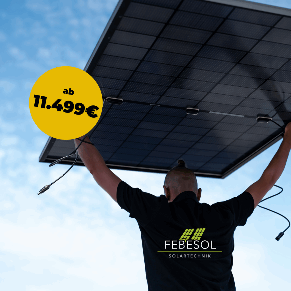 Person hält ein Solarmodul mit einem Preisschild mit der Aufschrift "ab 11.499€" hoch; FEBESOL Solartechnik-Logo sichtbar.